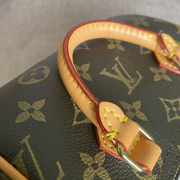 DESIGNER INSPIRED BAG - Picture 11 of 15